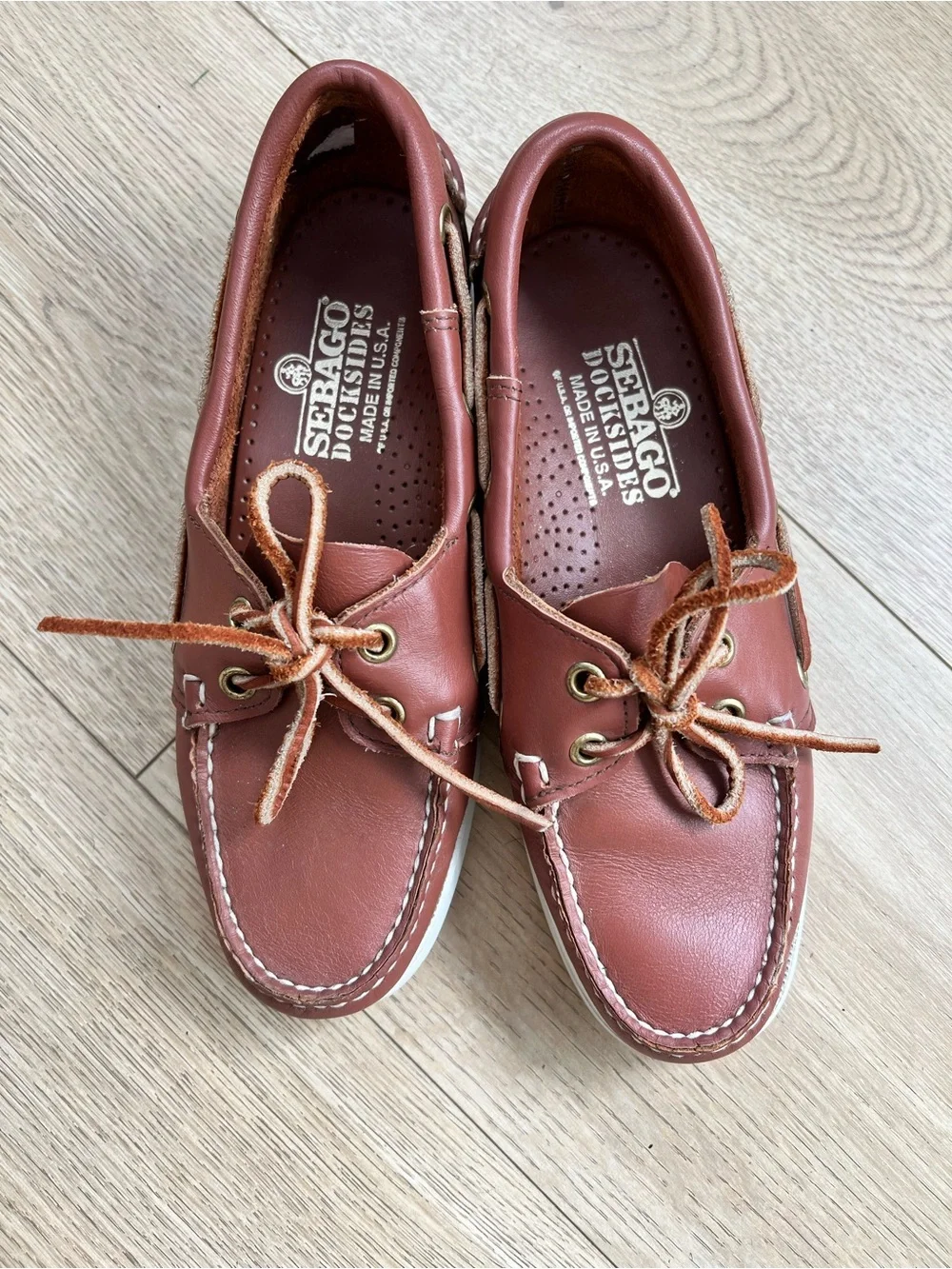 Sebago Docksides Brown Leather Boat Shoes with White Sole, size 6M